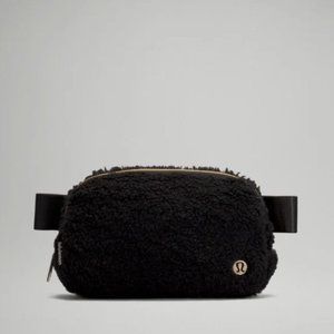 Lululemon Everywhere Fleece Belt Bag